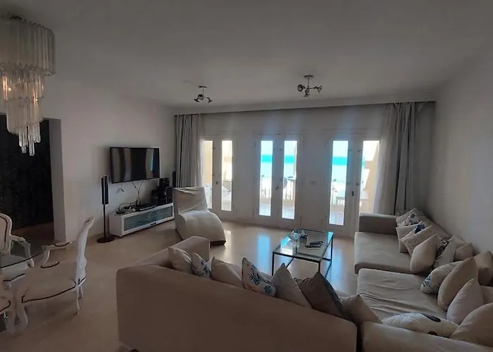 Dreamy Seafront 2br- Panoramic Sea Views- El Gouna *
