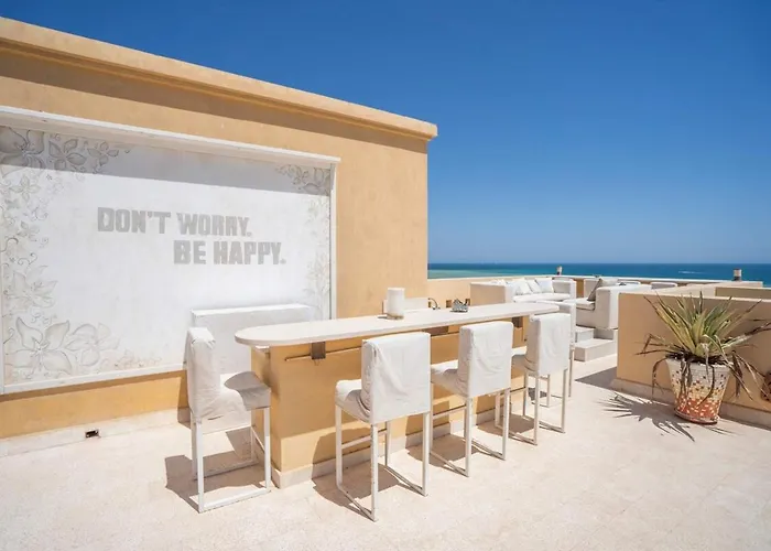 Dreamy Seafront 2br- Panoramic Sea Views- El Gouna *